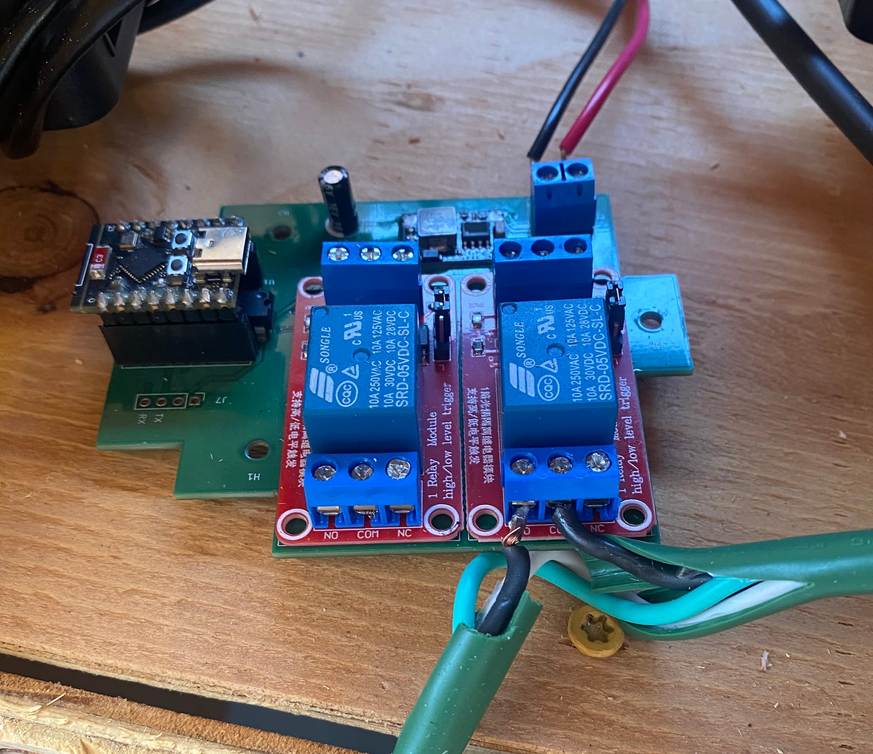 Cue controller board